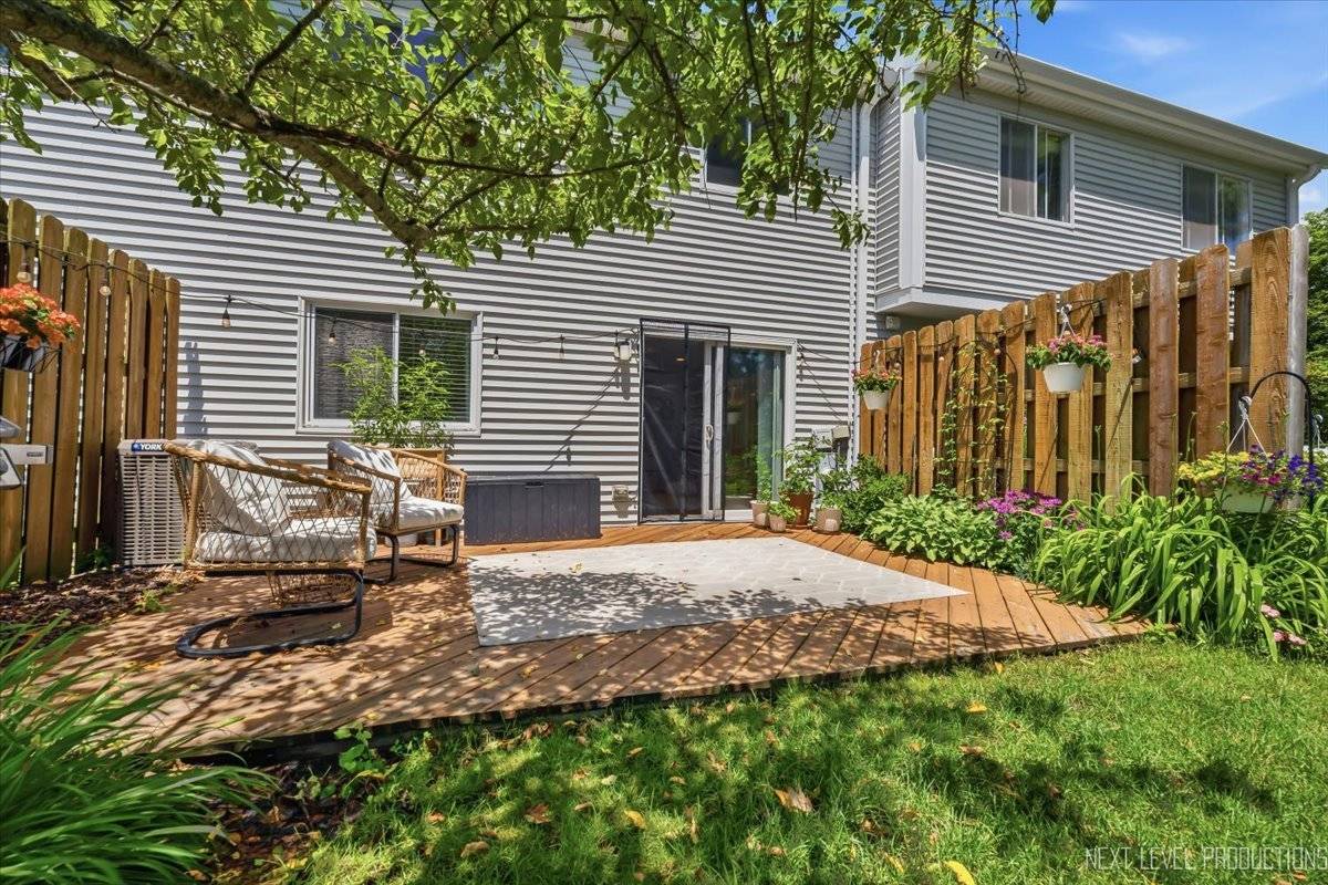 27W403 Melrose LN, Winfield, IL 60190
