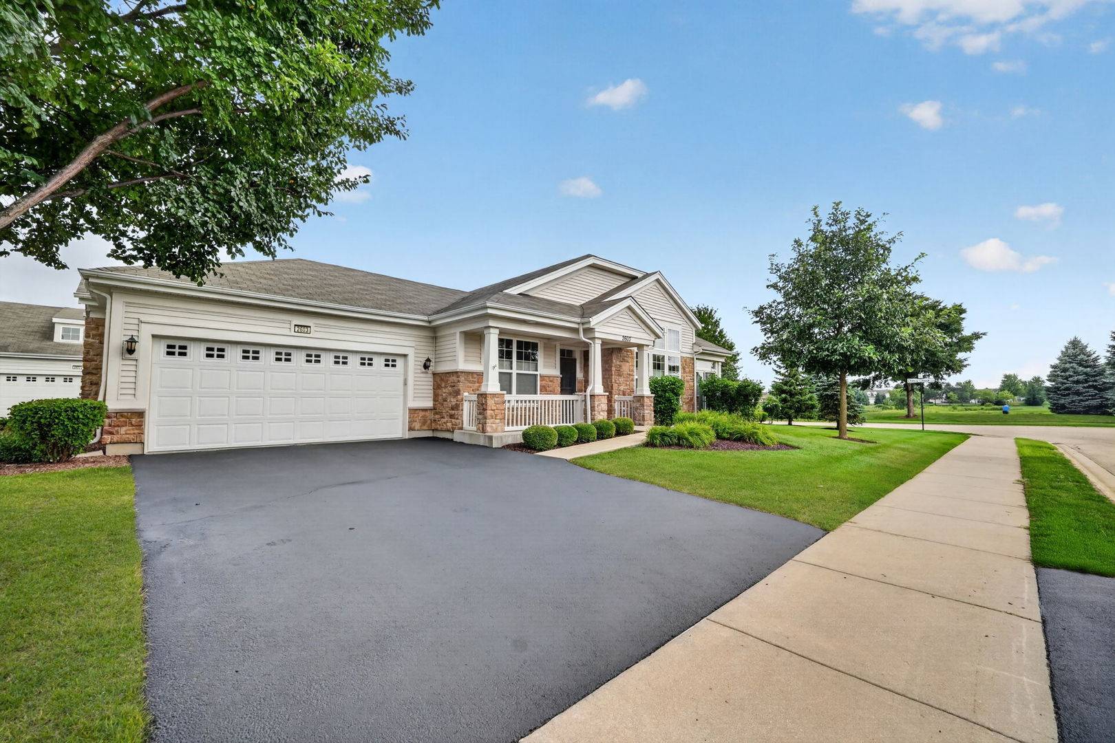 2603 Avondale CIR, Naperville, IL 60564