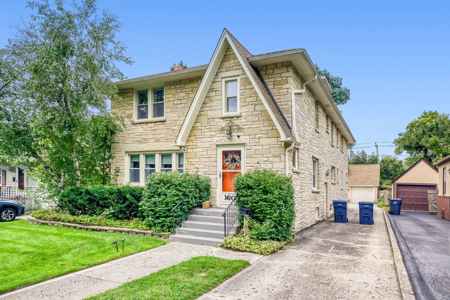 1608 Henry PL, Waukegan, IL 60085