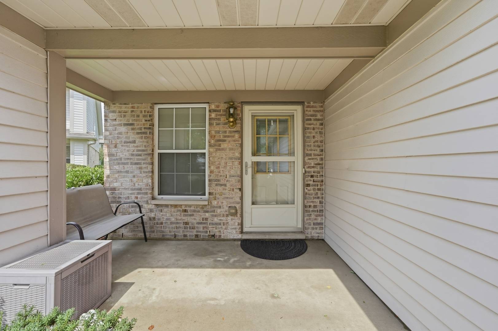 1984 Persimmon CT, Schaumburg, IL 60193