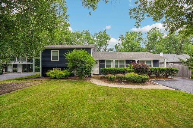 26W473 Parkway DR, Winfield, IL 60190