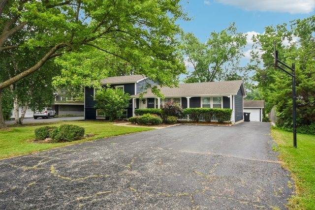 26W473 Parkway DR, Winfield, IL 60190