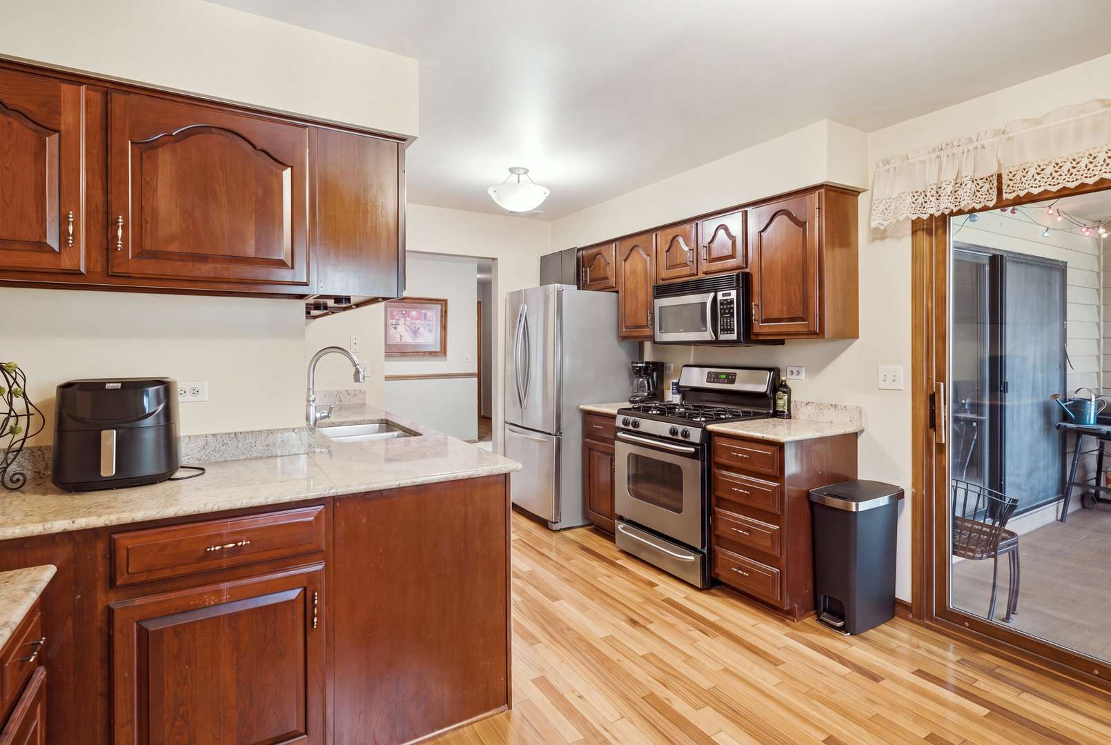 615 Waverly DR #C, Elgin, IL 60120
