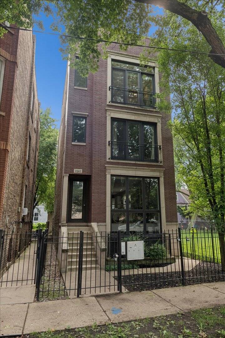 2047 N Mozart ST #3, Chicago, IL 60647
