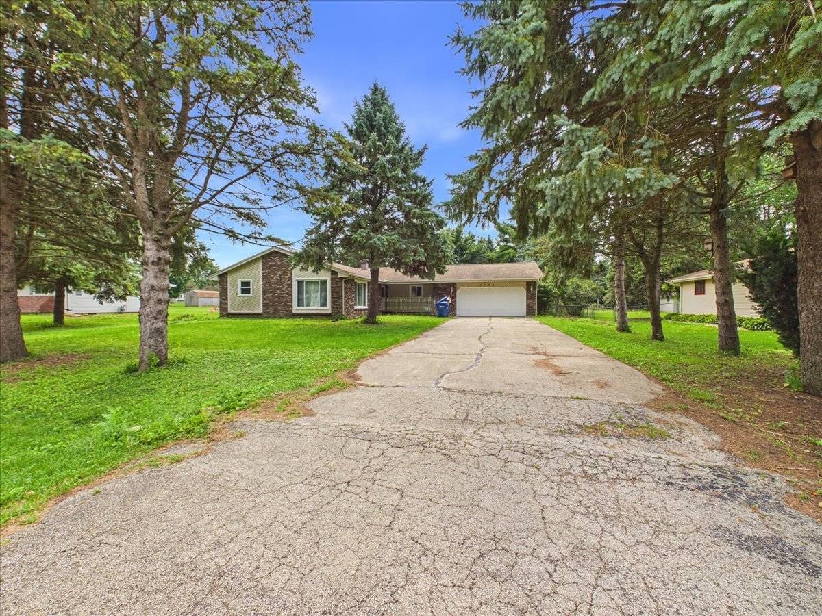 2783 Karr RD, Belvidere, IL 61008