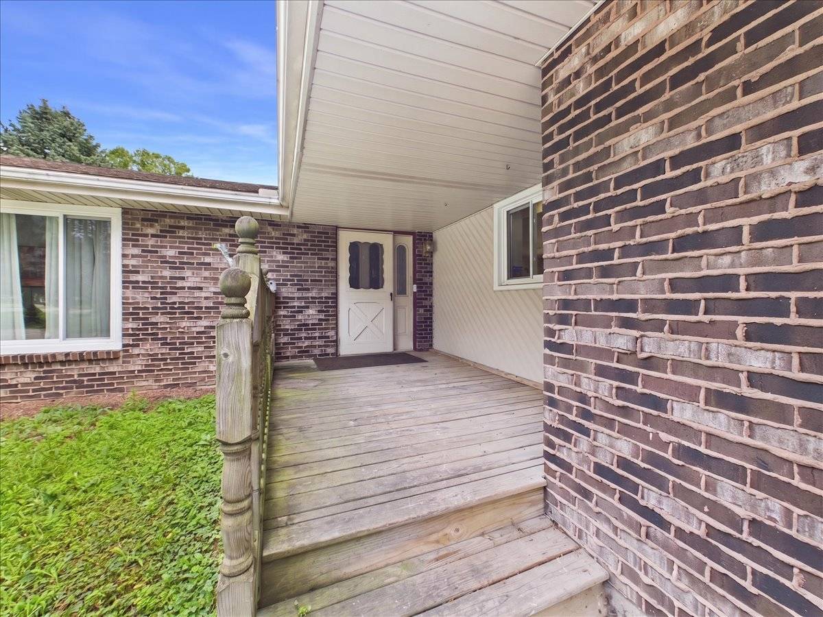 2783 Karr RD, Belvidere, IL 61008