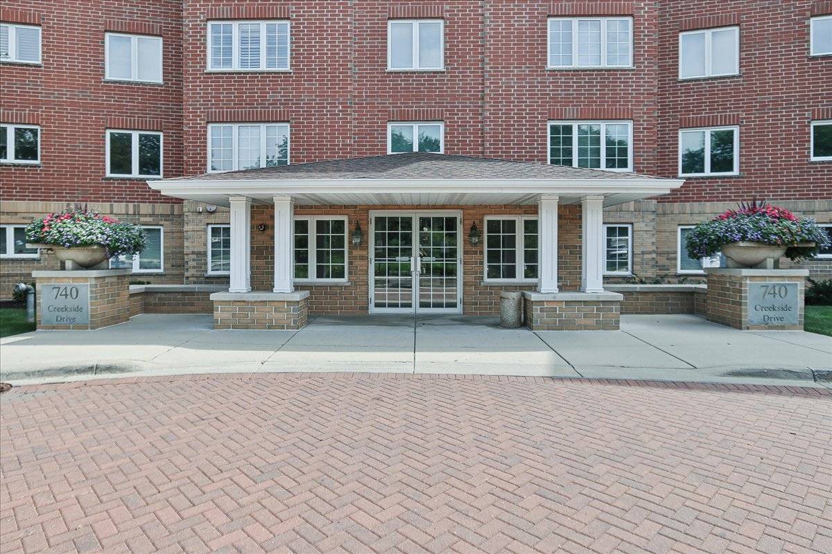 740 Creekside DR #501, Mount Prospect, IL 60056