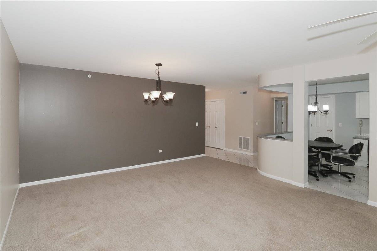 740 Creekside DR #501, Mount Prospect, IL 60056