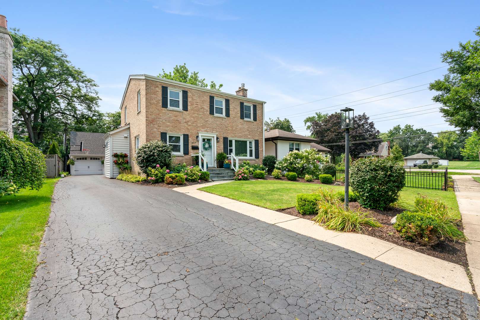 447 Ridge AVE, Clarendon Hills, IL 60514