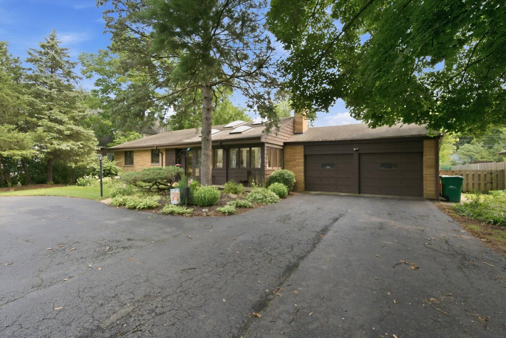 567 Happ RD, Northfield, IL 60093
