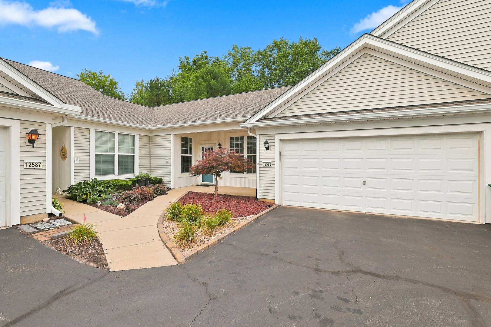 12583 Rock Island TRL, Huntley, IL 60142