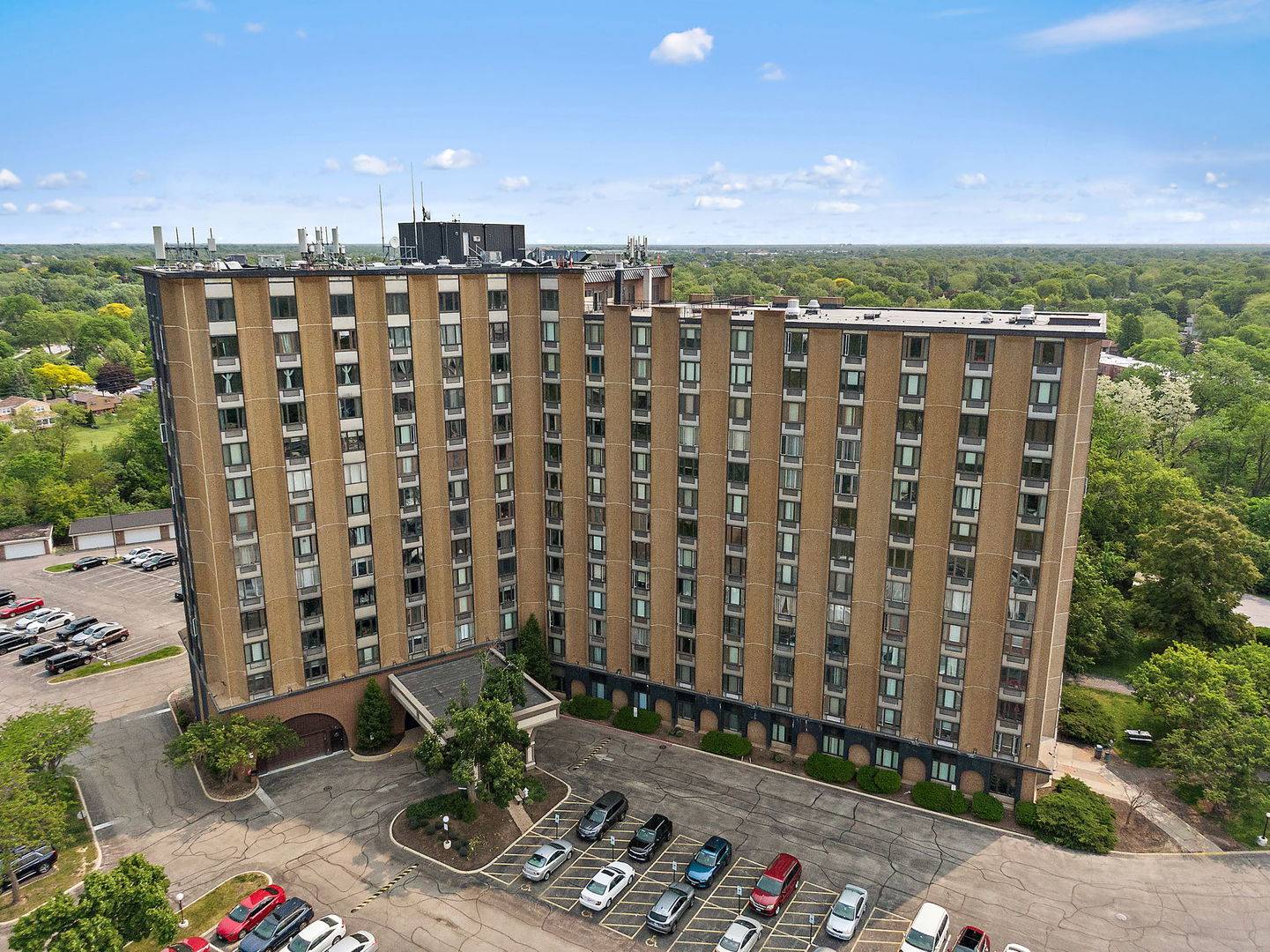 1 Renaissance PL #517, Palatine, IL 60067