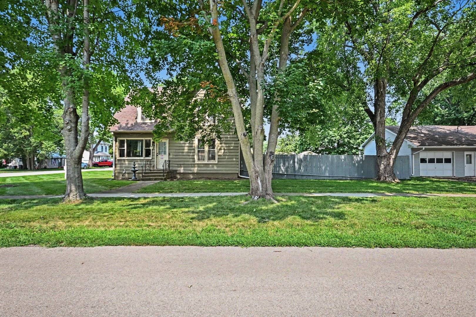 330 Pleasant ST, Sheridan, IL 60551