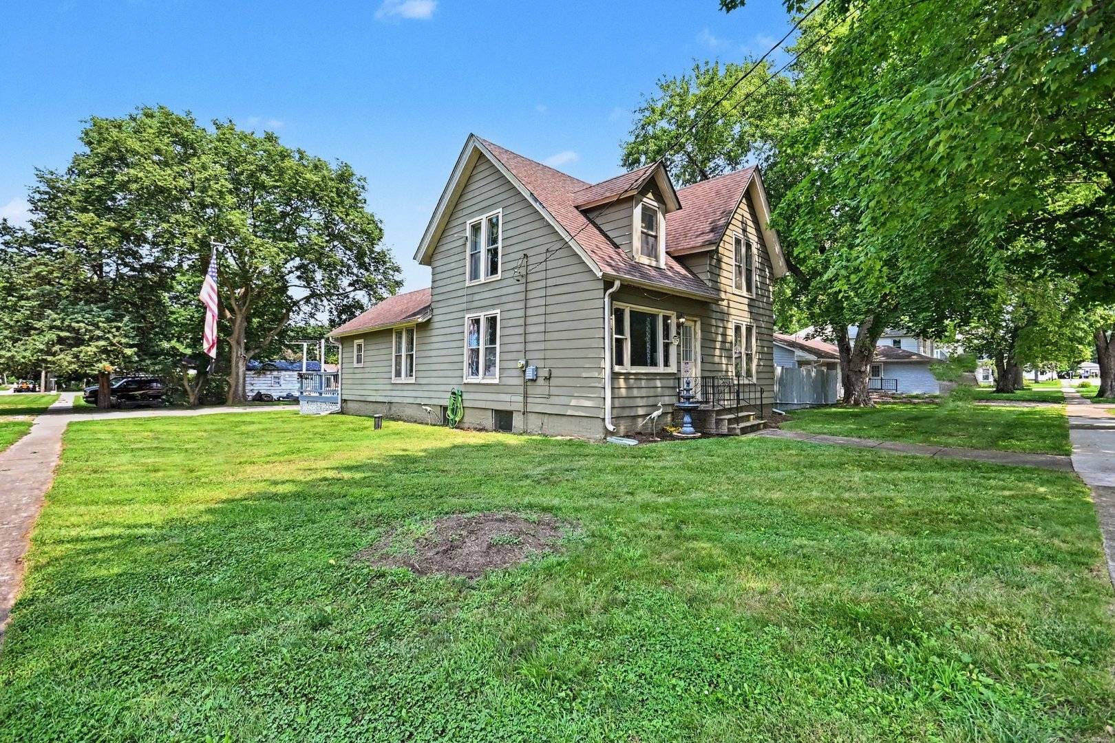 330 Pleasant ST, Sheridan, IL 60551