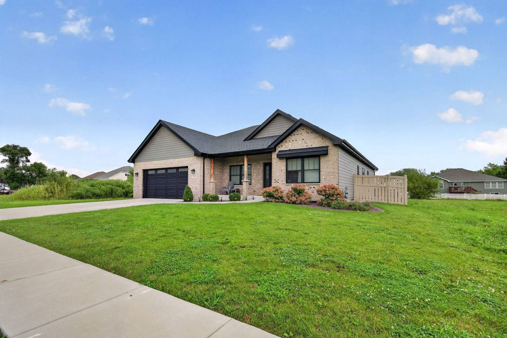 205 Wesley DR, Peotone, IL 60468