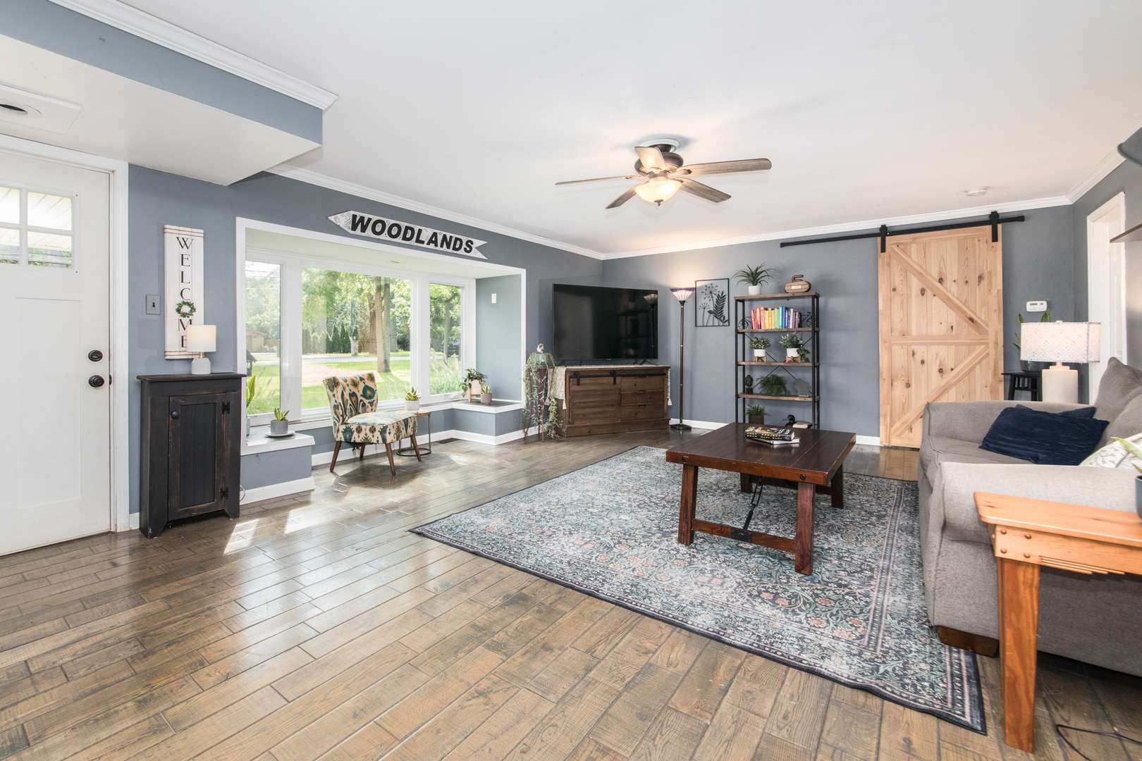 1012 Martha ST, Elk Grove Village, IL 60007