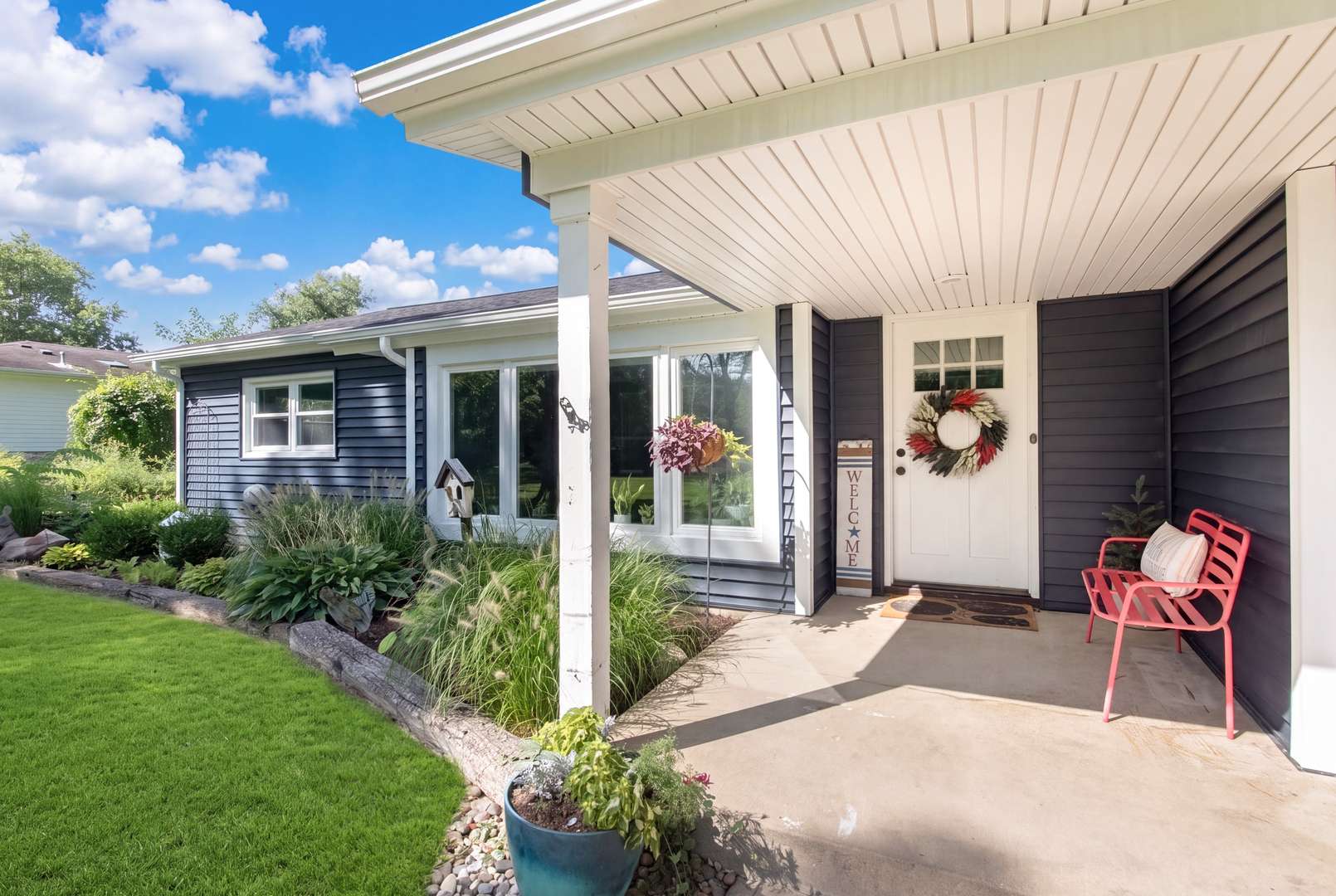 1012 Martha ST, Elk Grove Village, IL 60007