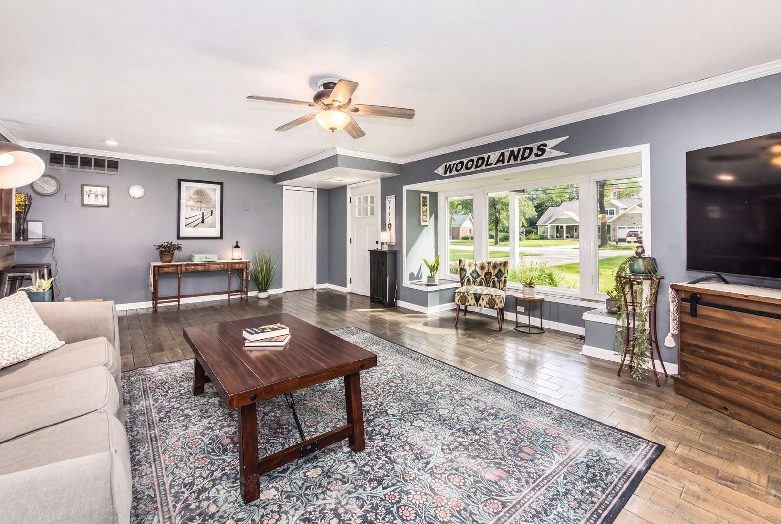 1012 Martha ST, Elk Grove Village, IL 60007