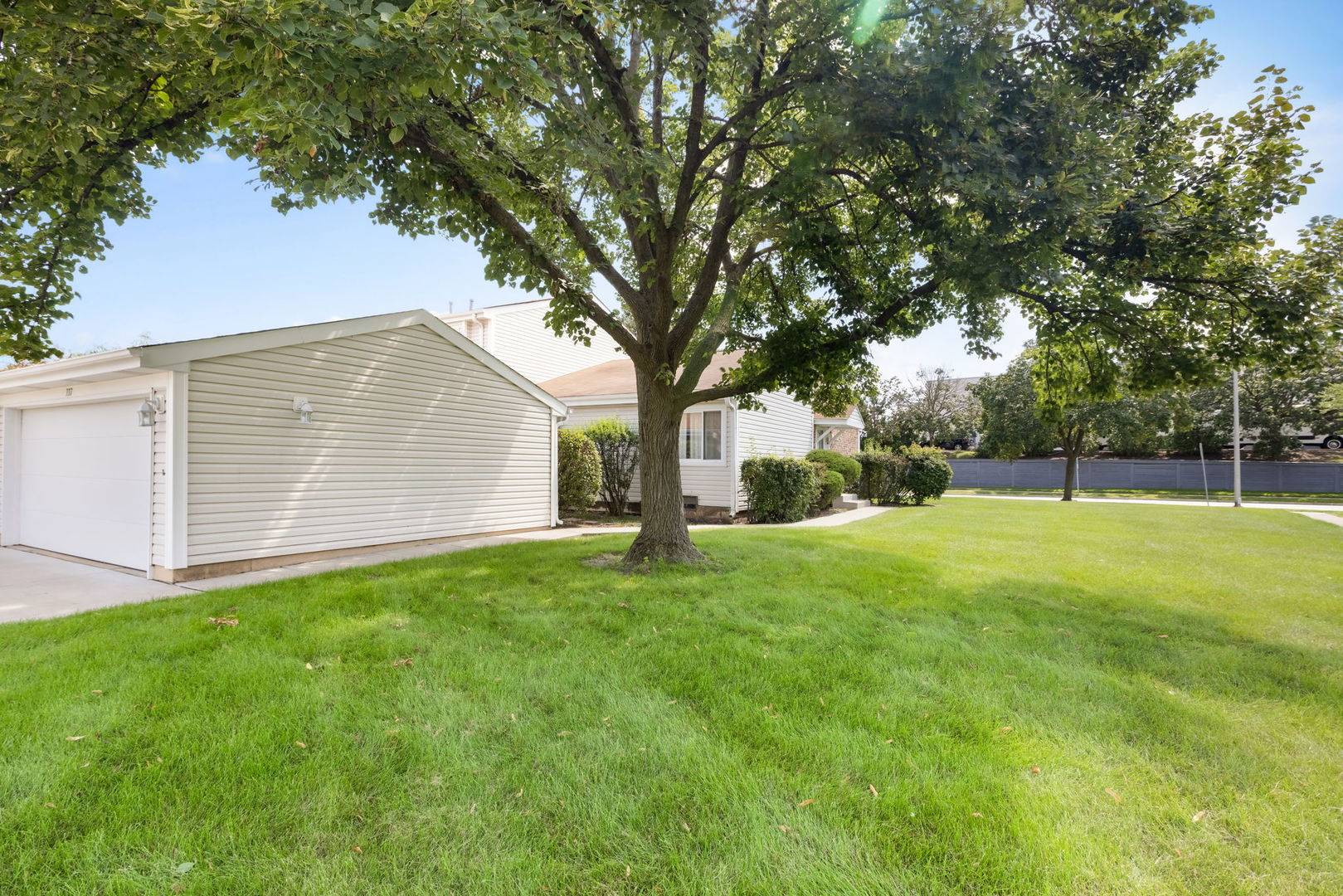 337 E Roland DR, Glendale Heights, IL 60139