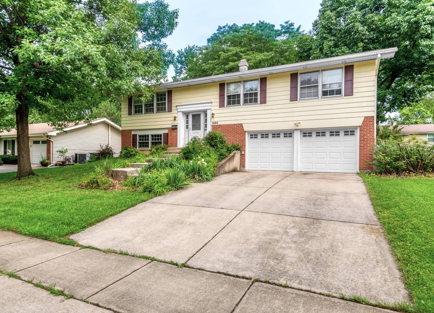 1480 Mayfield LN, Hoffman Estates, IL 60169