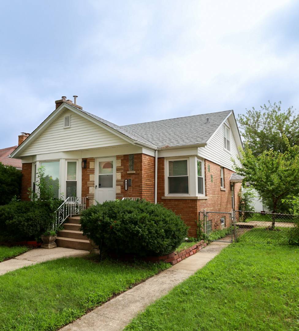 9451 S Lawndale AVE, Evergreen Park, IL 60805