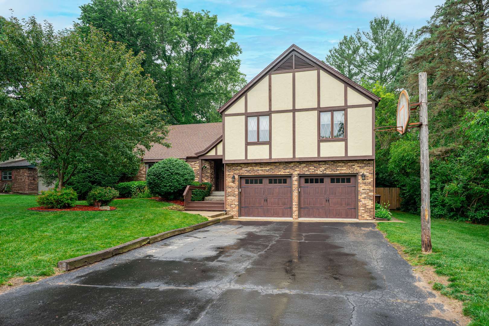 3460 Partridge LN, Belvidere, IL 61008
