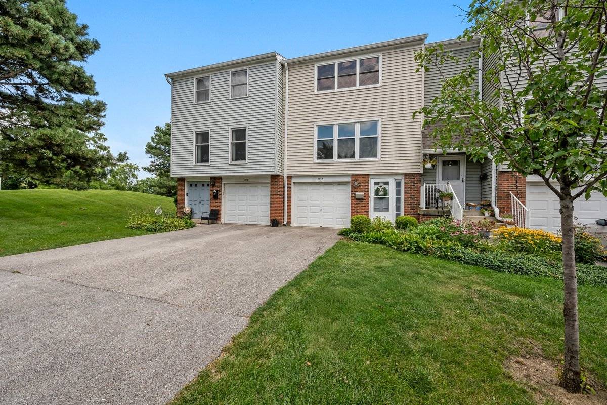 1015 Denham PL, Schaumburg, IL 60194