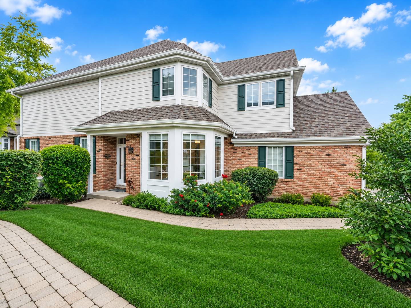 312 Reserve CIR, Clarendon Hills, IL 60514