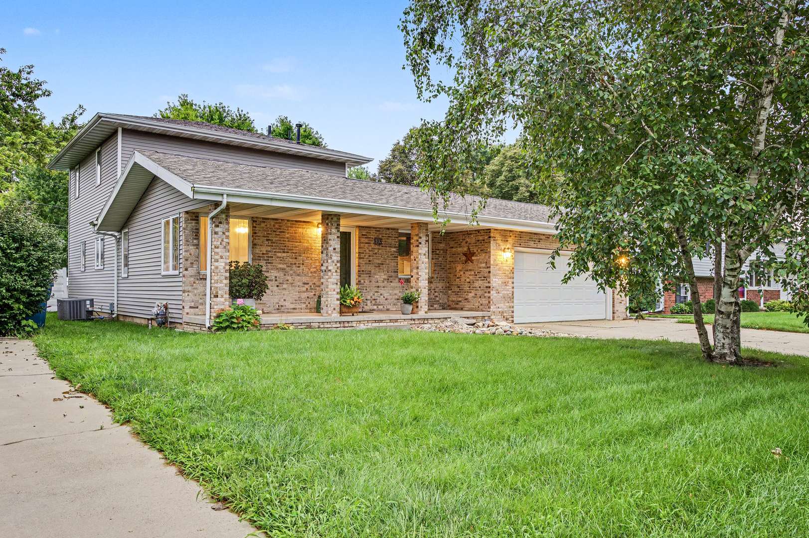 808 N Mohave DR, Pontiac, IL 61764