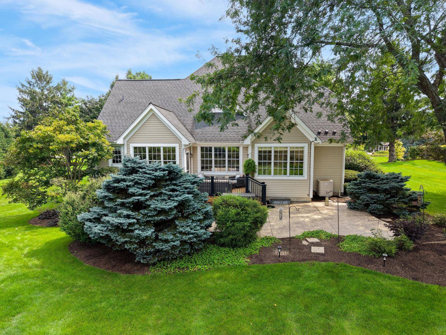 7306 Burning Tree DR, Mchenry, IL 60050