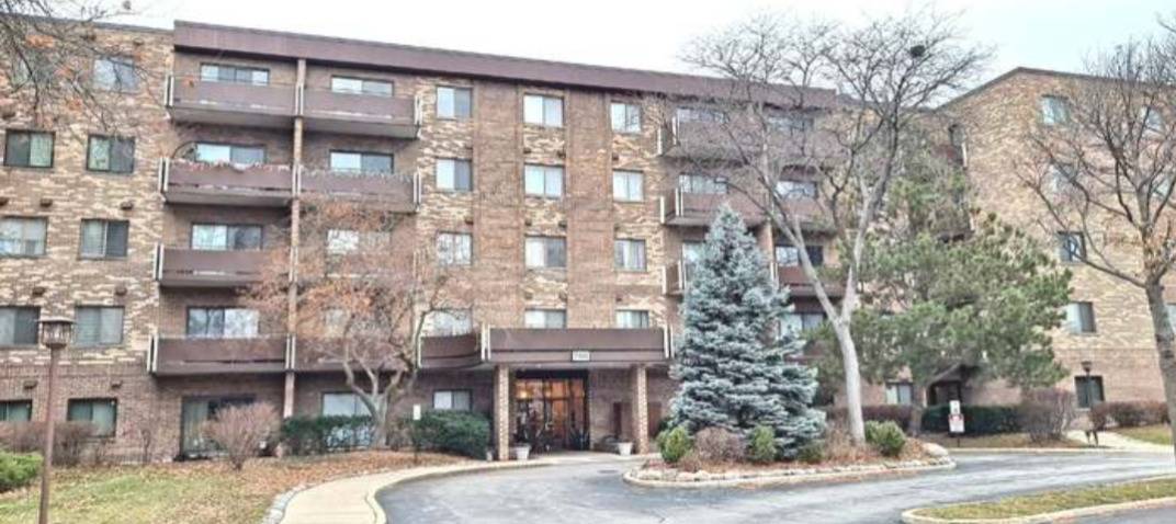 700 Wellington AVE #413, Elk Grove Village, IL 60007