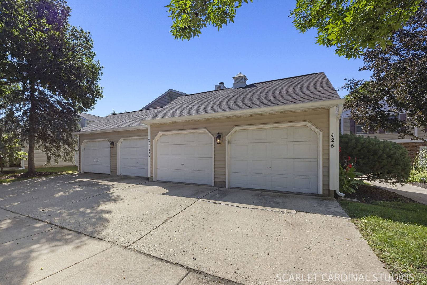 424 Kensington CT, Naperville, IL 60563