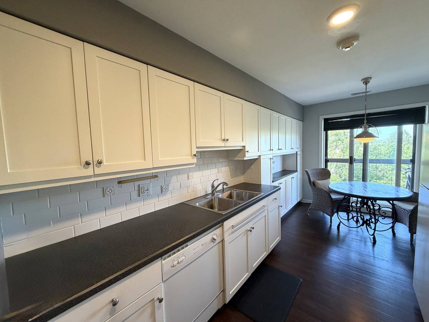 501 Lake Hinsdale DR #506, Willowbrook, IL 60527