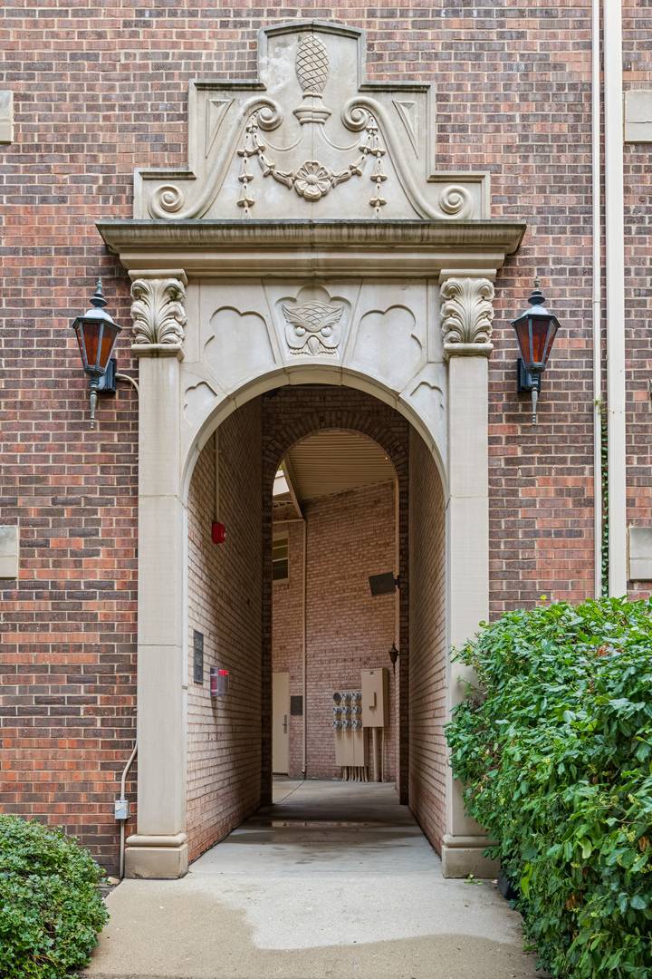 830 Forest AVE #B, Evanston, IL 60202
