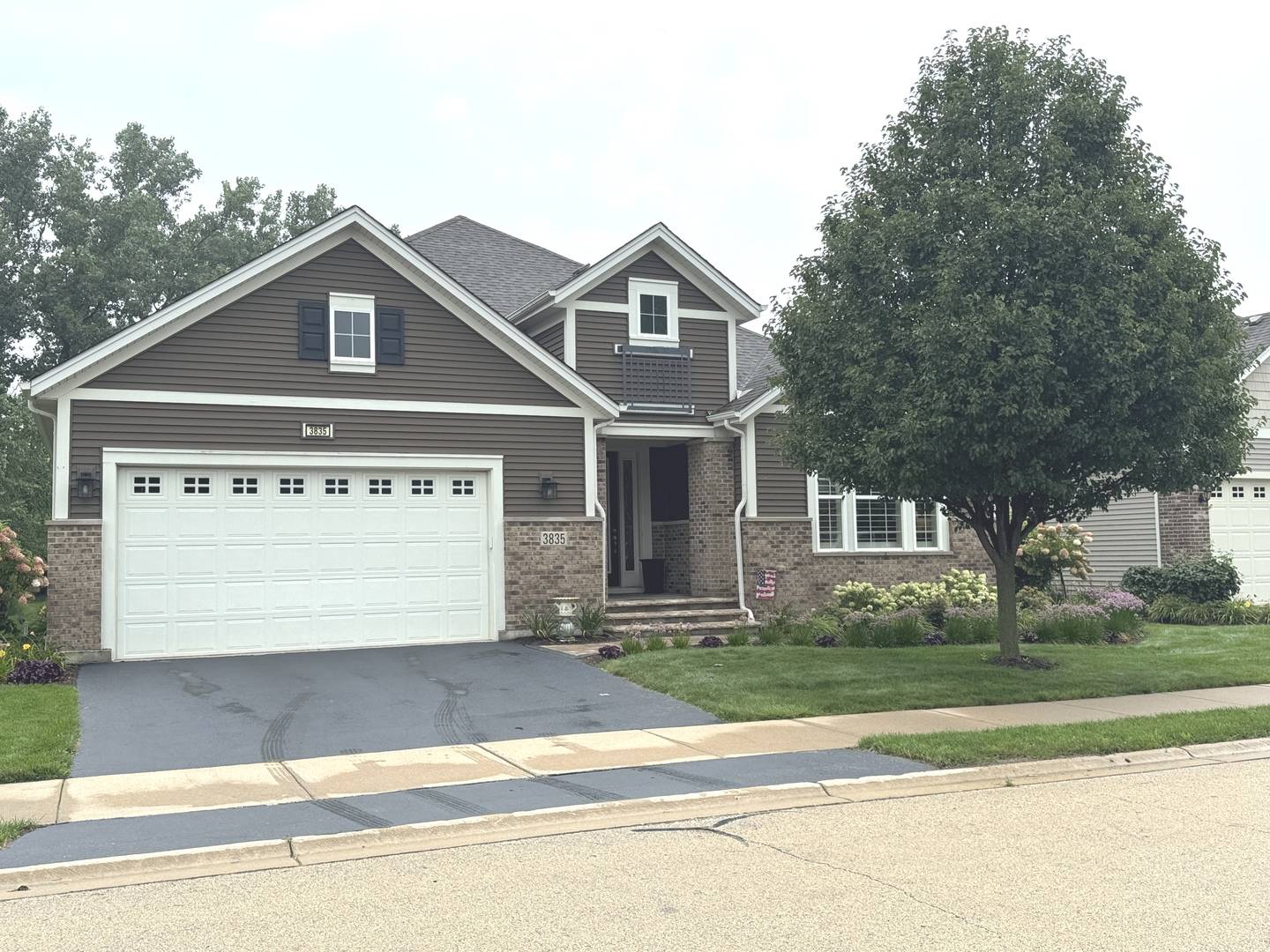 3835 Chesapeake LN, Naperville, IL 60564