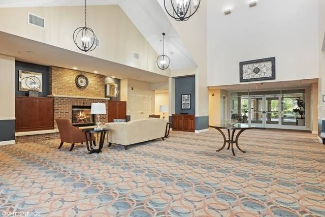 3835 Chesapeake LN, Naperville, IL 60564