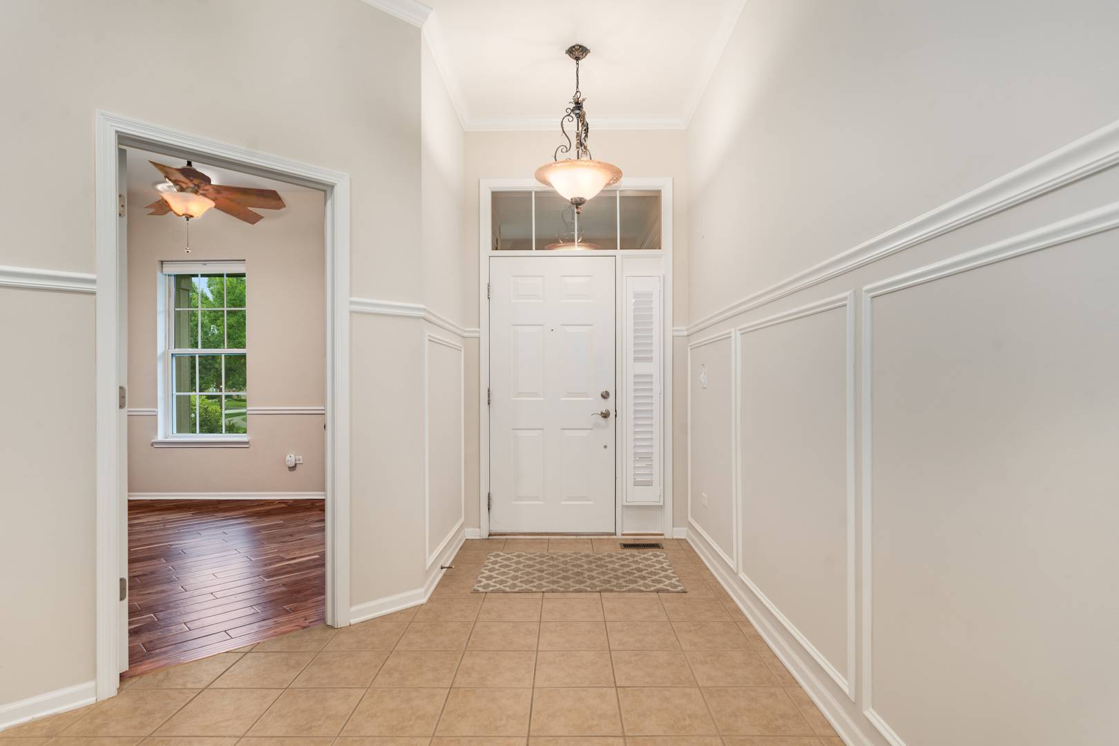 1179 kingsley LN, Aurora, IL 60505