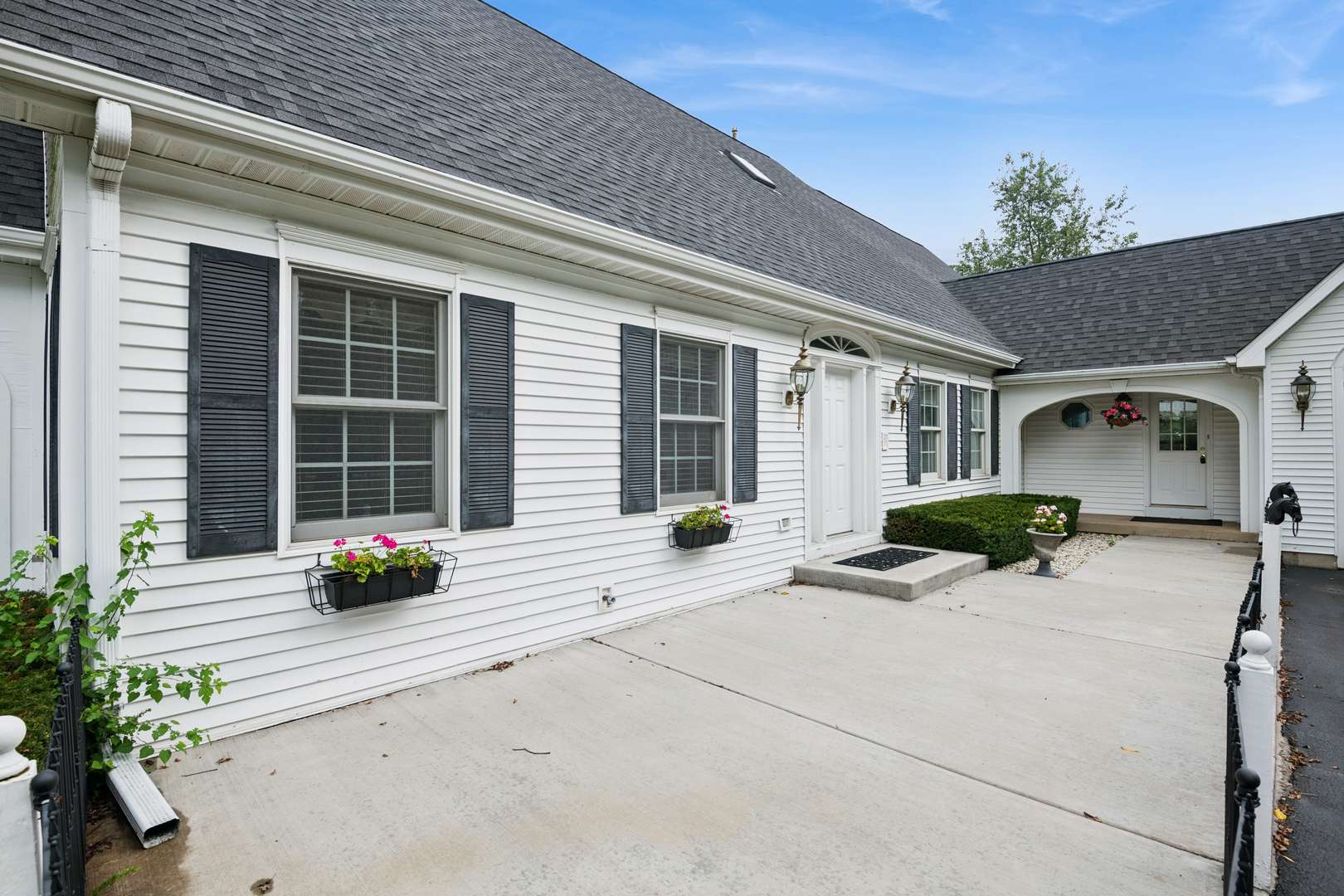 27490 W Wilmot RD, Antioch, IL 60002