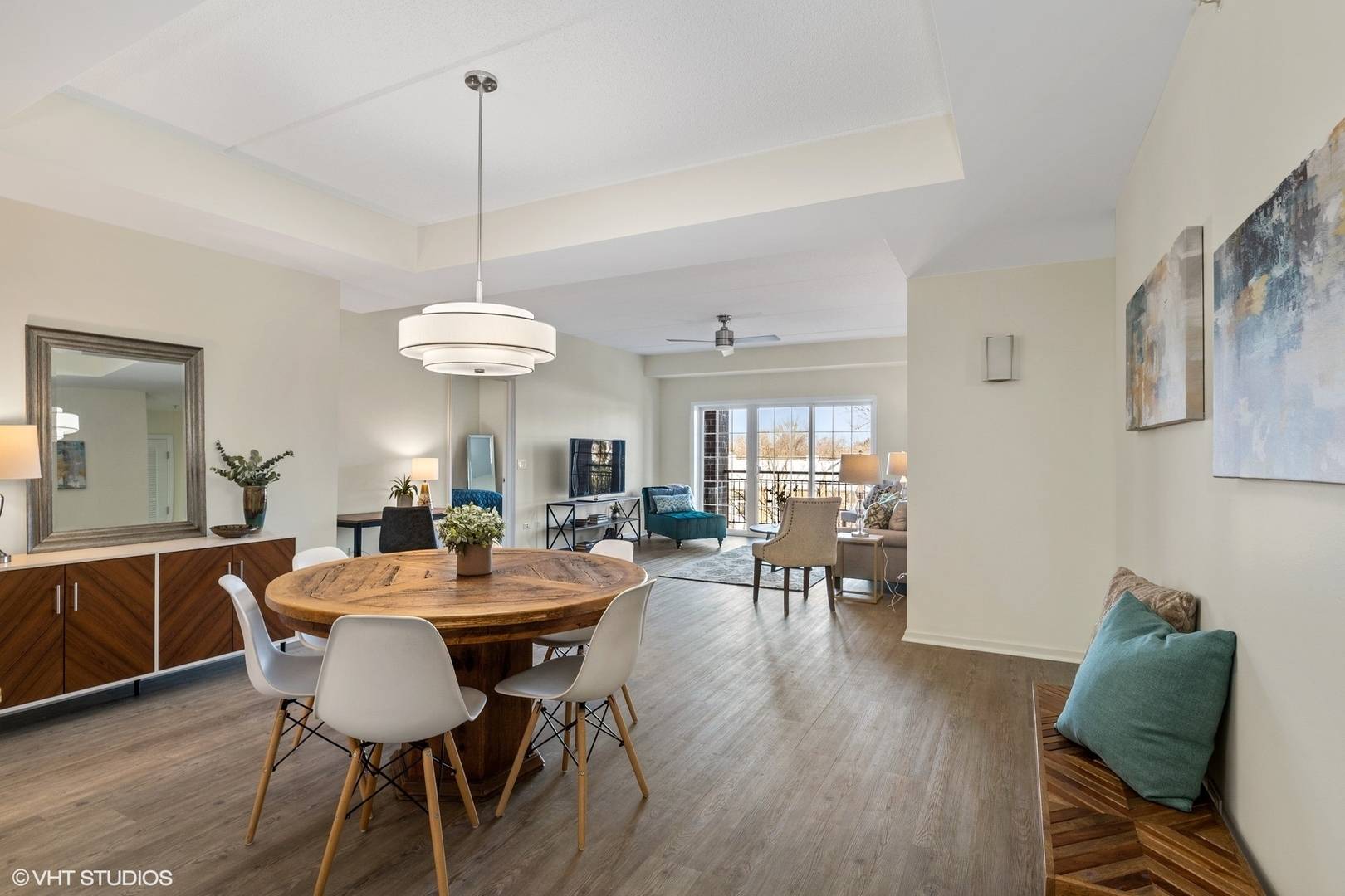 1479 N Milwaukee AVE #308, Libertyville, IL 60048