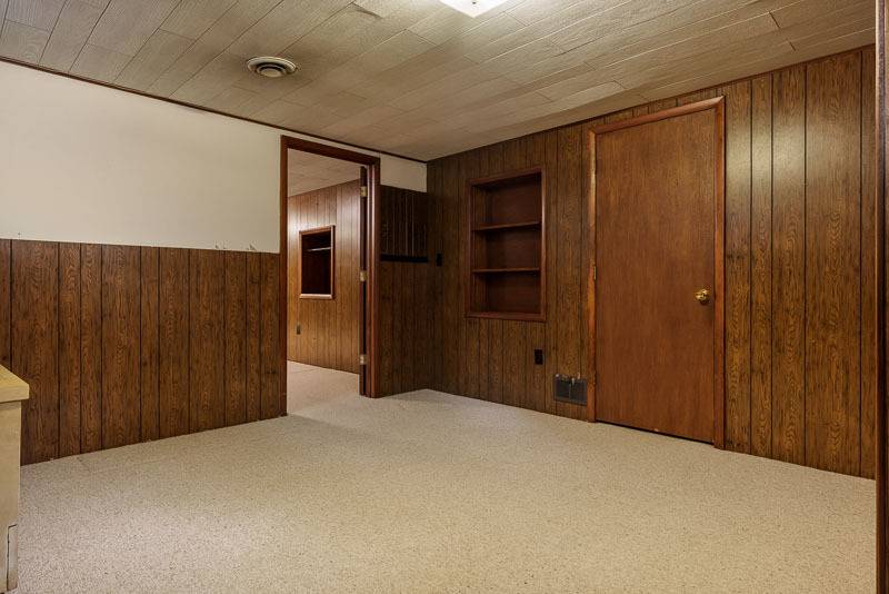 6225 BROWNS Pkwy, Loves Park, IL 61111