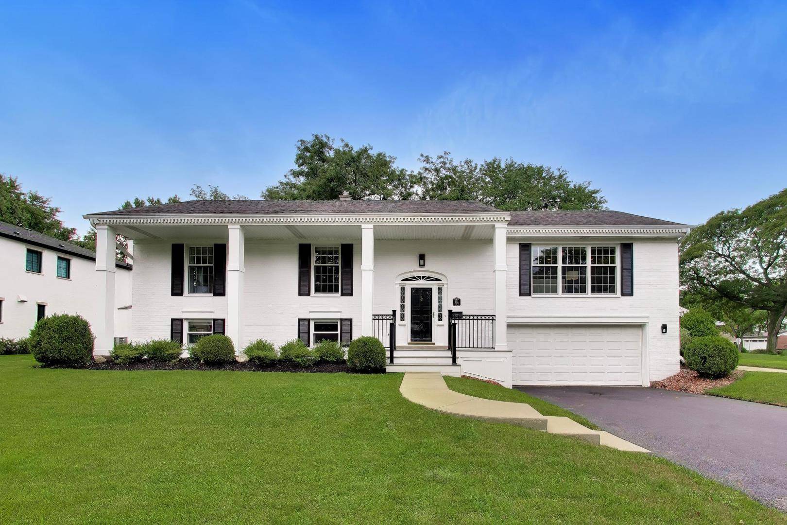 955 W Gilbert RD, Palatine, IL 60067
