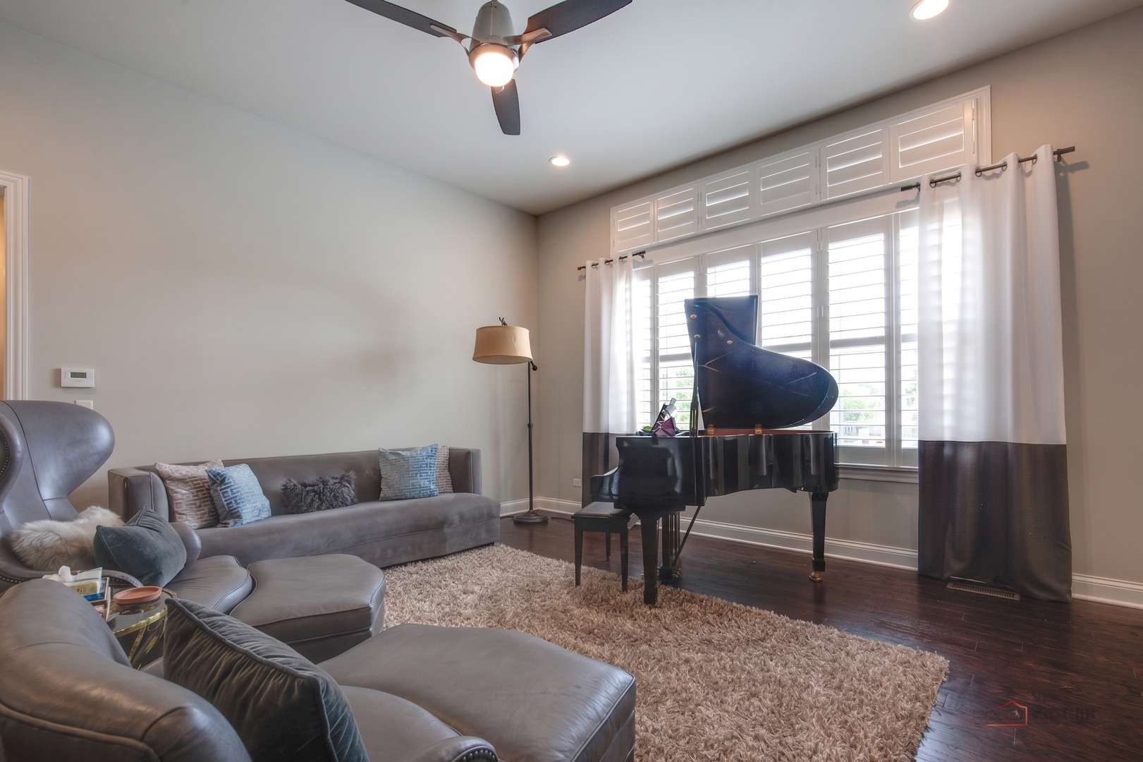 1945 Jordan TER, Buffalo Grove, IL 60089
