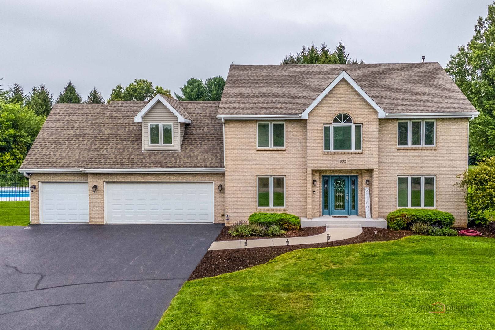 892 Tuneberg DR, Belvidere, IL 61008