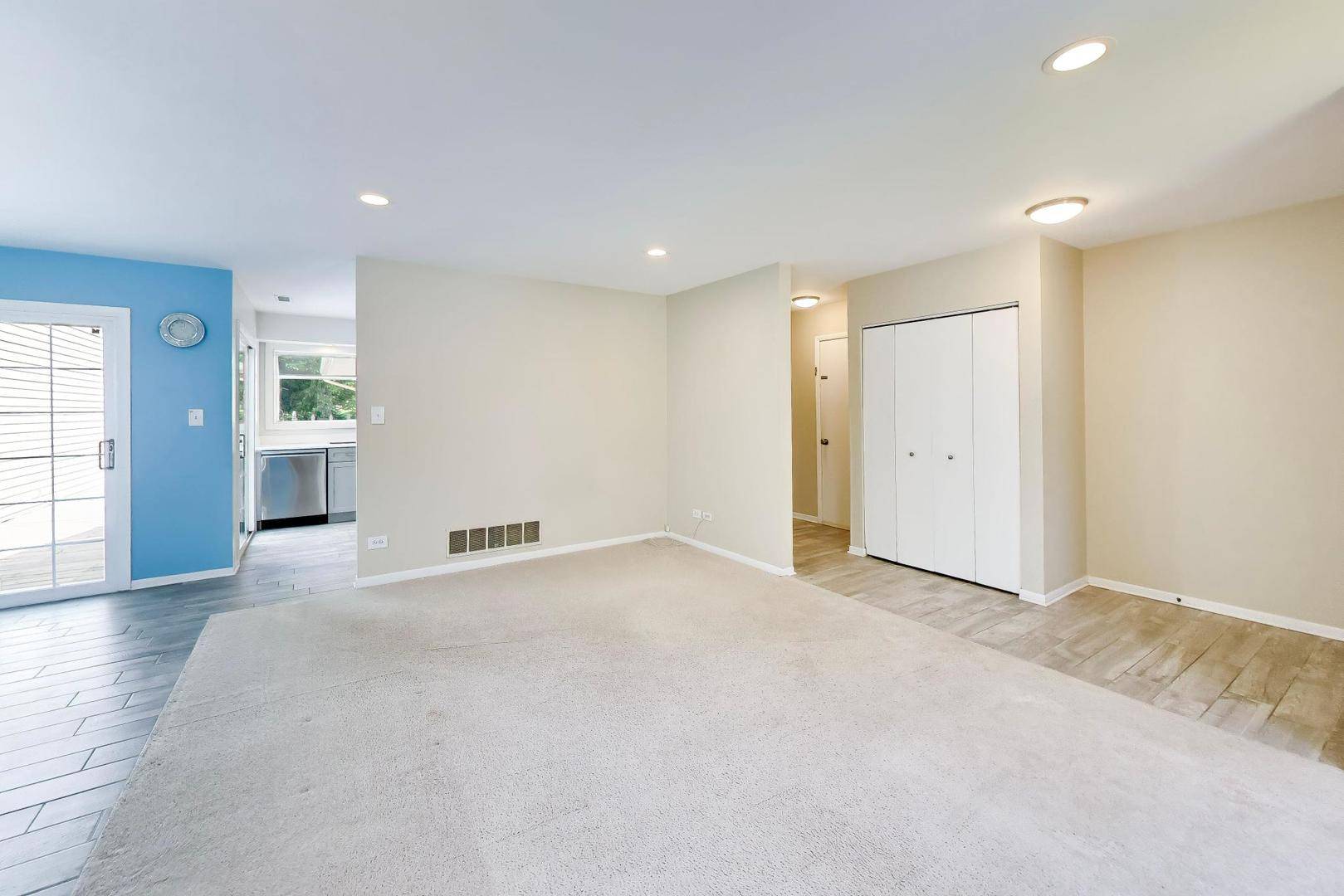106 Regency DR #106, Lombard, IL 60148