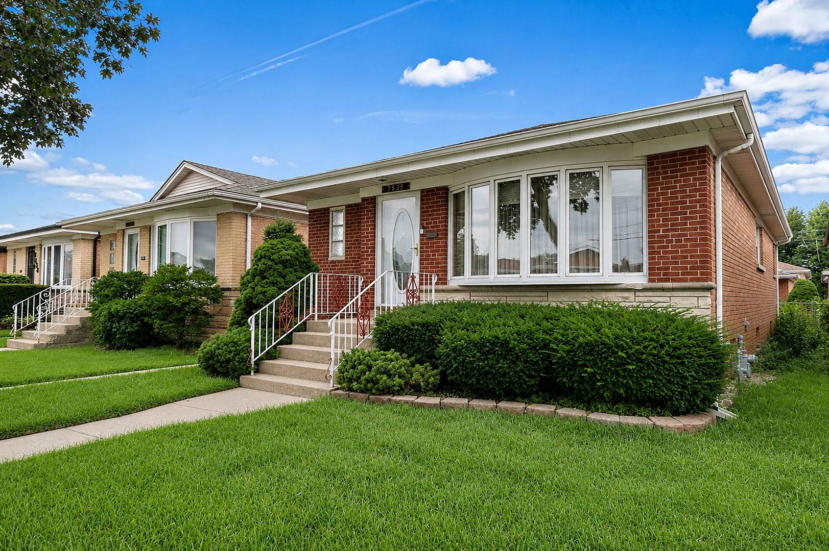 7539 W Strong ST, Harwood Heights, IL 60706