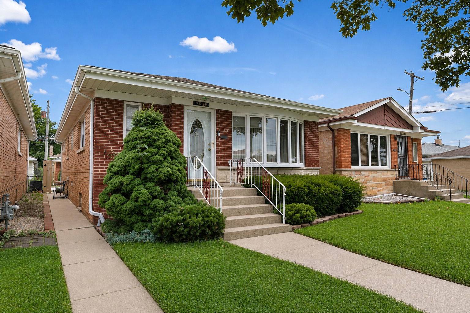 7539 W Strong ST, Harwood Heights, IL 60706