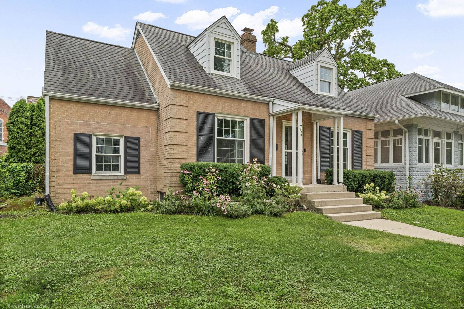 759 Laurel AVE, Des Plaines, IL 60016