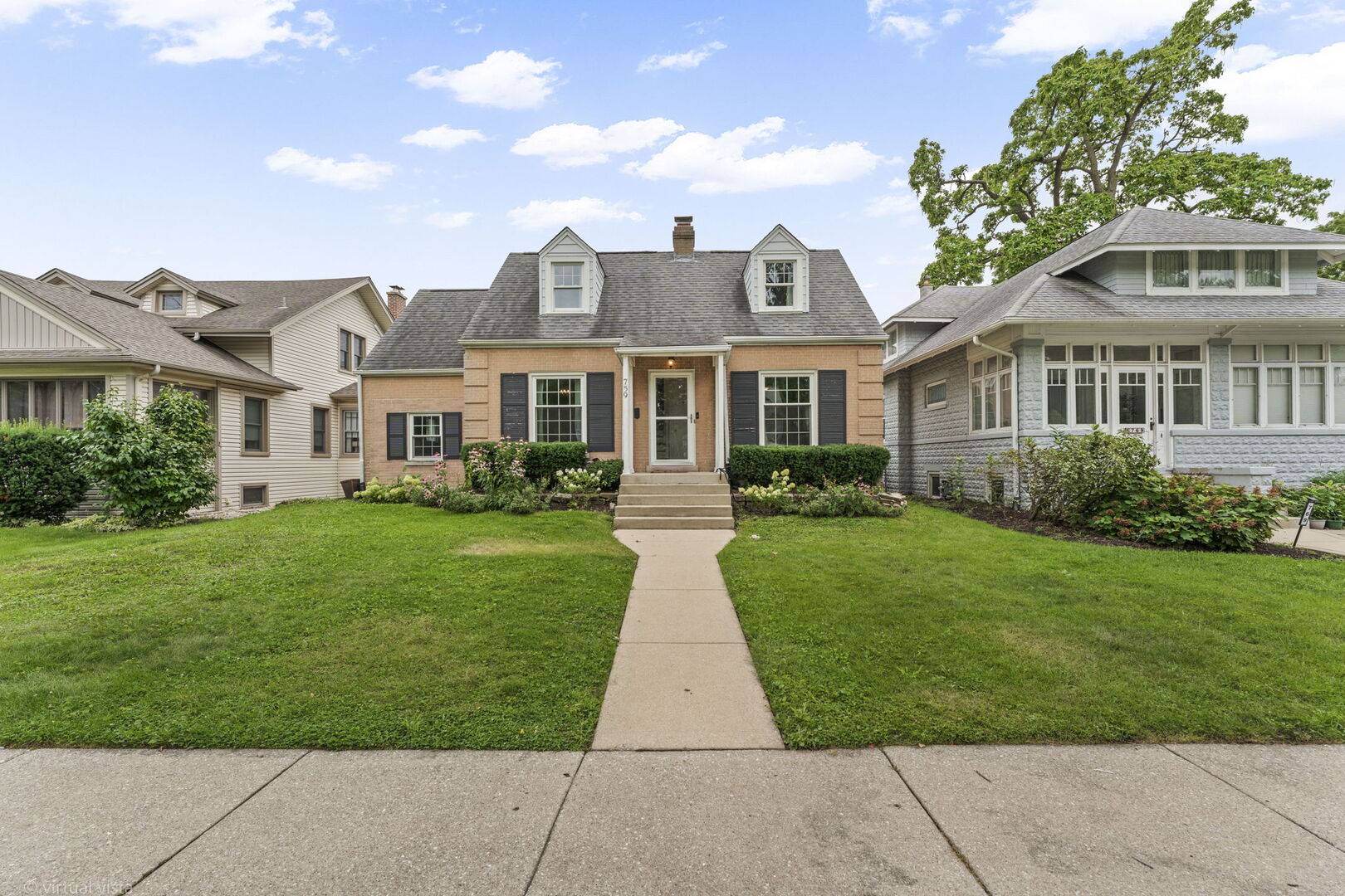 759 Laurel AVE, Des Plaines, IL 60016