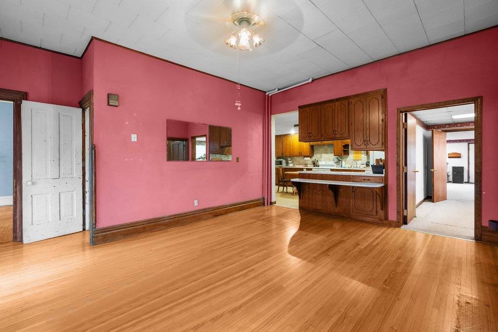 21084 Trolly RD, Galva, IL 61434