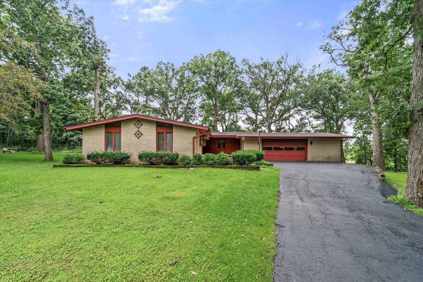 3S984 Oakland LN, North Aurora, IL 60542